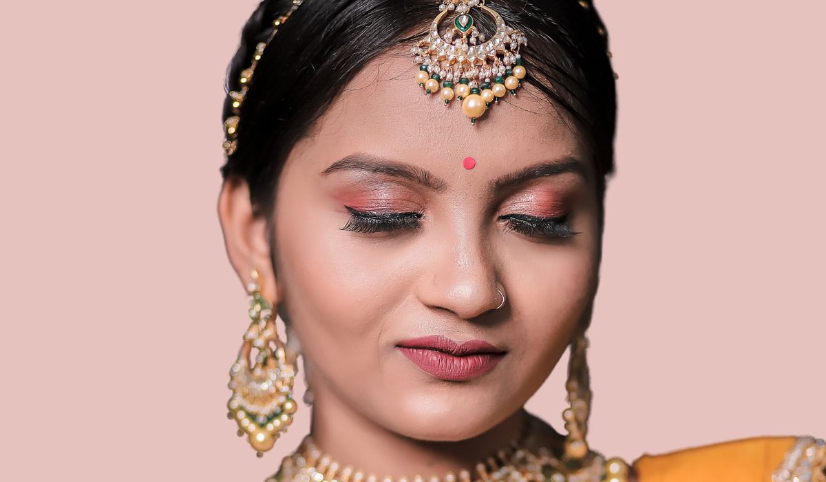 Aesthetic Makeup Looks: Enhancing Your Beauty with Artistic Flair